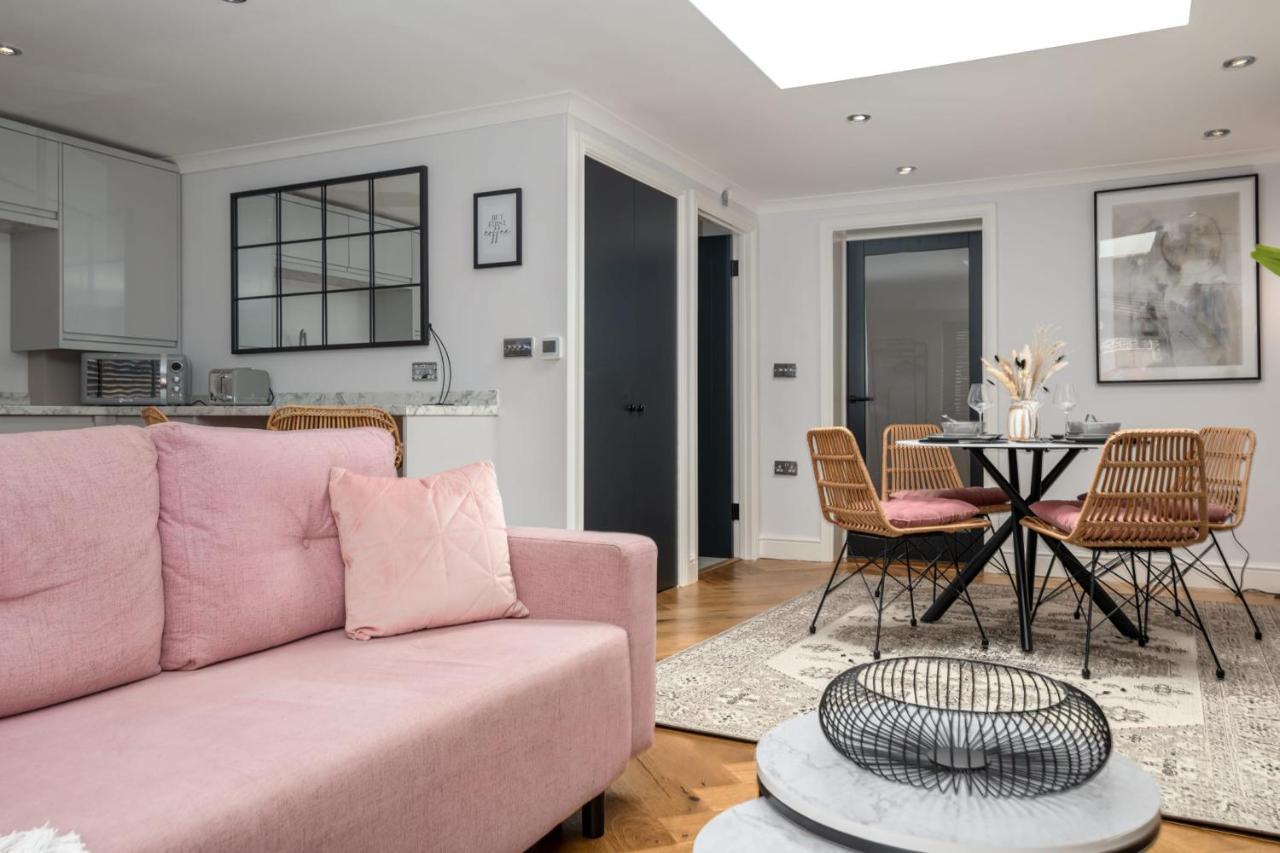Guestready - Unique Home Near Wimbledon With Gorgeous Deck And Parking Londra Exterior foto
