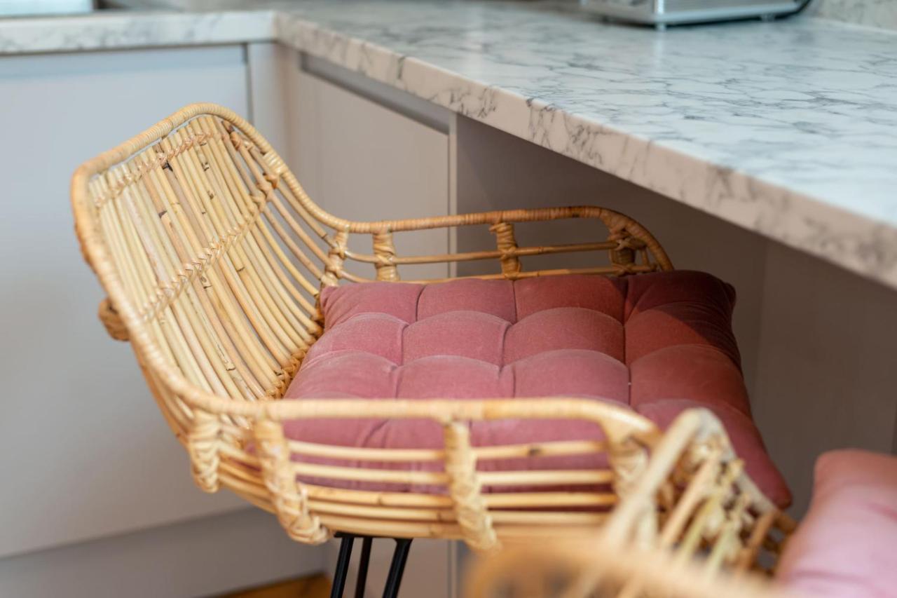Guestready - Unique Home Near Wimbledon With Gorgeous Deck And Parking Londra Exterior foto