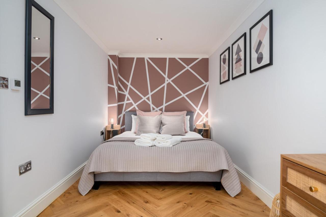 Guestready - Unique Home Near Wimbledon With Gorgeous Deck And Parking Londra Exterior foto